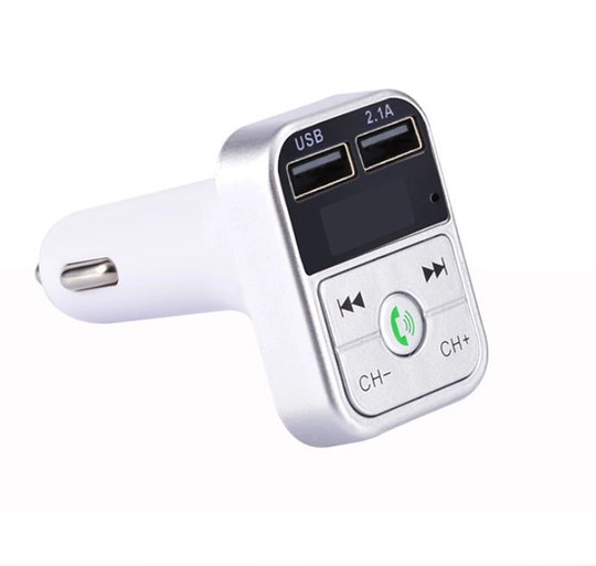 2-i-1 FM-Sändare med dubbla USB-uttag, display och knappar, Silver